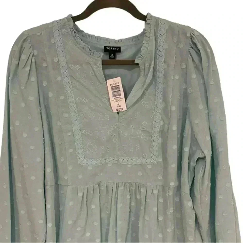 NWT TORRID‎ Clip Dot Mixed Eyelet Yoke Detail Top - Picture 4 of 8